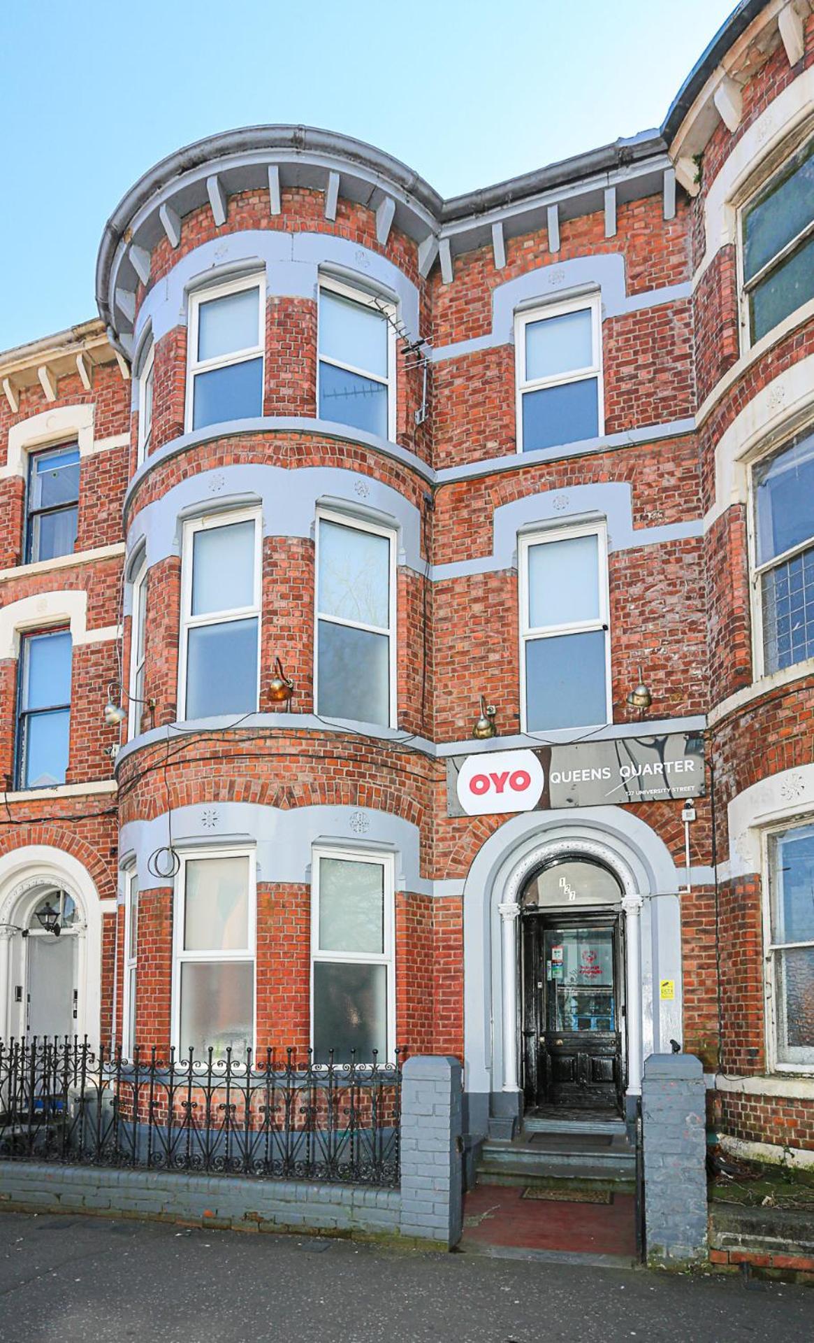 Oyo Queens Quarter Belfast Exterior photo